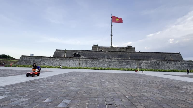 Hình ảnh The Flag Tower - 5