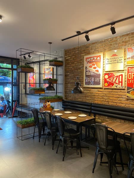 Pizza Hut Nơ Trang Long