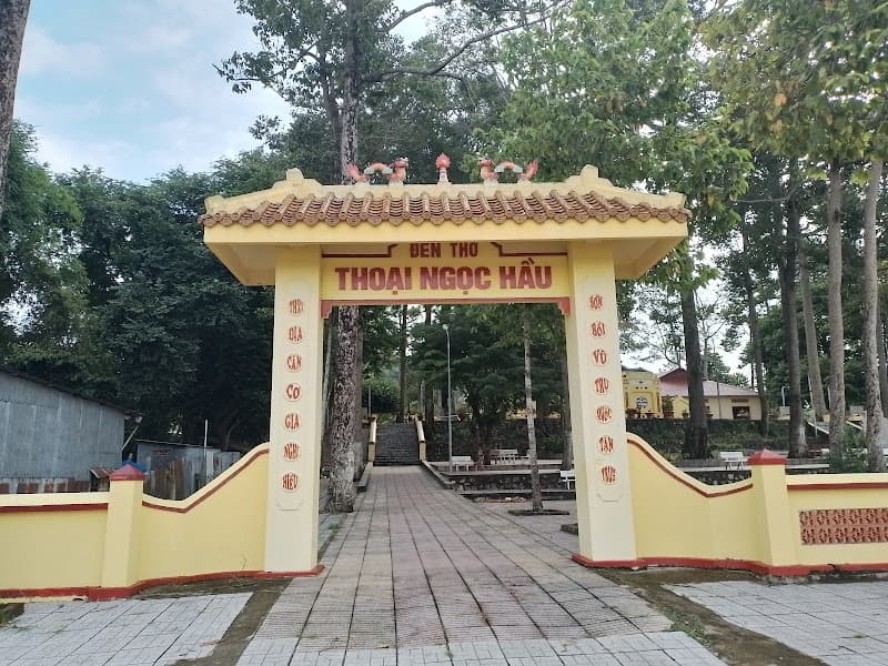 Đền thờ Thoại Ngọc Hầu