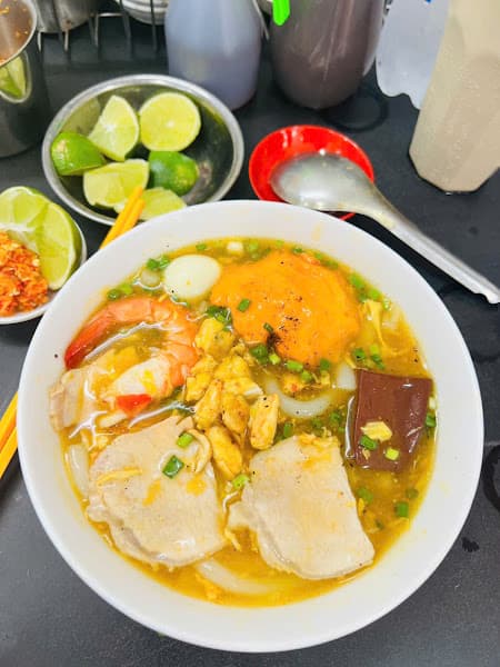 Hình ảnh Bánh canh cua gia truyền Cô Dung咖哩蟹 - 4