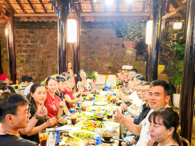 Chay Hạnh Phúc Ako Dhong