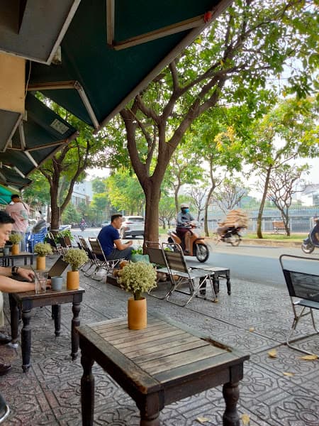 GUTA CAFE - 579 ĐIỆN BIÊN PHỦ