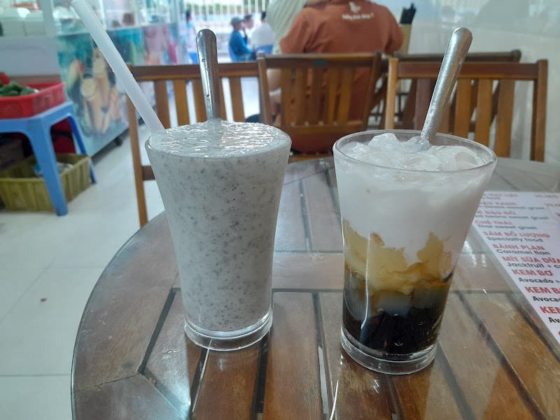 Hình ảnh Xoa Xoa Hạt Lựu Cô Châm (Smoothie Shop) - 3