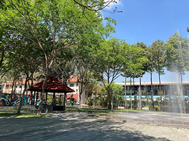 Hình ảnh Trường Đại Học Công Nghệ Đồng Nai - 2