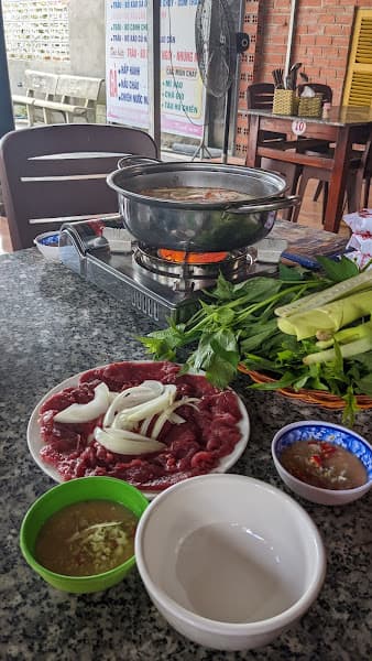 quán ăn gia đình Giếng Mạch