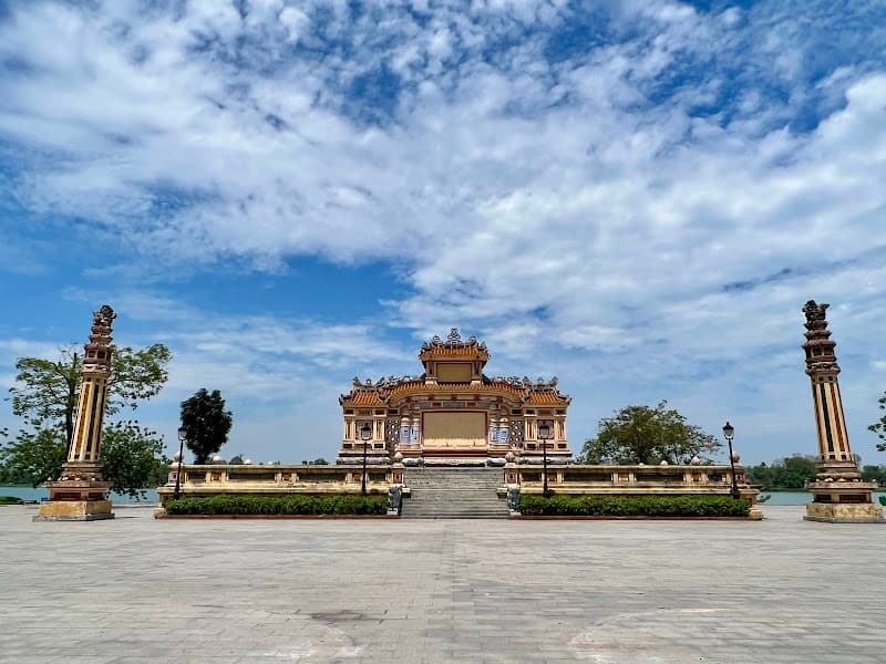 Ảnh bìa Đài tưởng niệm chiến sỹ trận vong