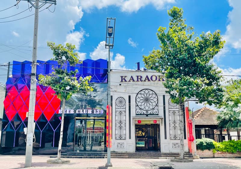 Club - Karaoke - Restaurant 139 Vĩnh Long