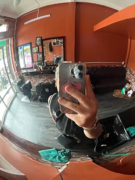 Hình ảnh the FAKE BARBER shop - 3