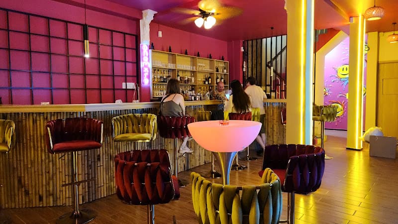 Hình ảnh ONEMORE Cocktail & Karaoke Bar - 4