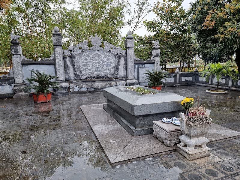 Hình ảnh Lăng mộ Đại Thi Hào Nguyễn Du - 2
