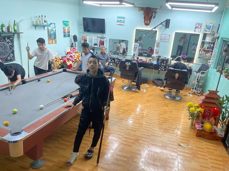 Hình ảnh HUCA Barber Shop & Billiards Hood - 9