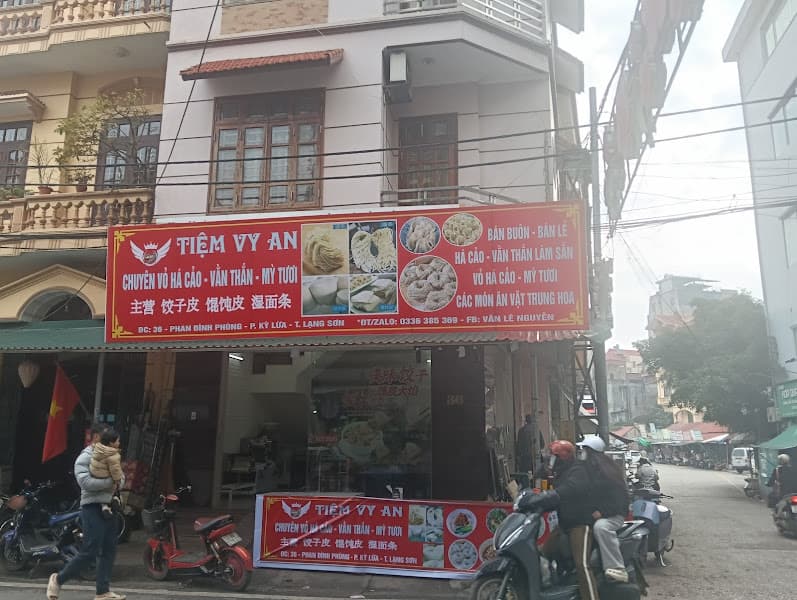 TIỆM VYAN ( CHUYÊN MÌ TƯƠI , SỦI CẢO , VẰN THẮN, CÁC MÓN ĂN VẶT TRUNG HOA )