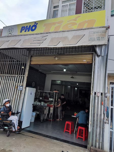 Quán Phở Tiến