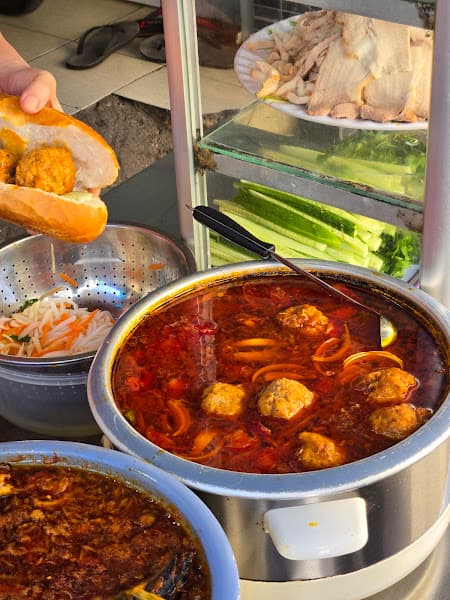 Hình ảnh Bánh Mì Oanh - 2