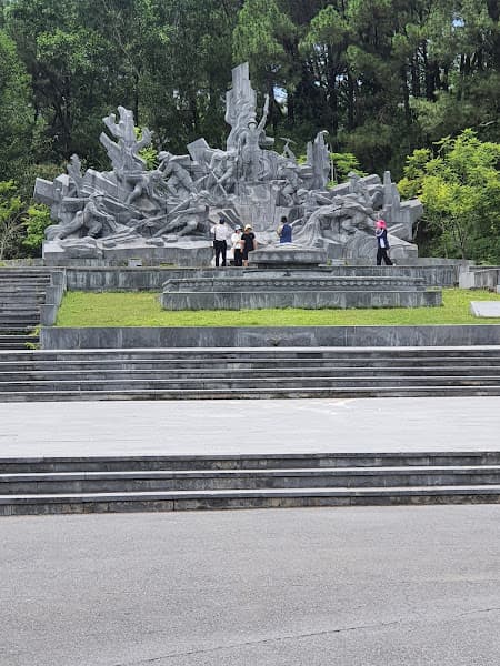 Di tích cây xà cừ