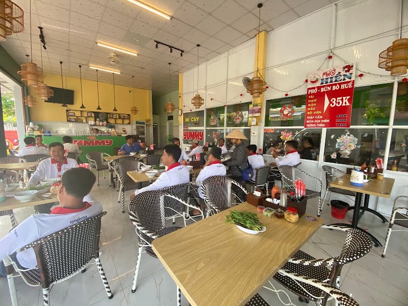 Ảnh bìa PHỞ HIỀN / YUMMI