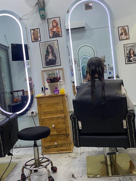 Hình ảnh Tiệm uốn cắt tóc nữ Gia Hân dương quảng hàm Gò Vấp (hair salon) - 4