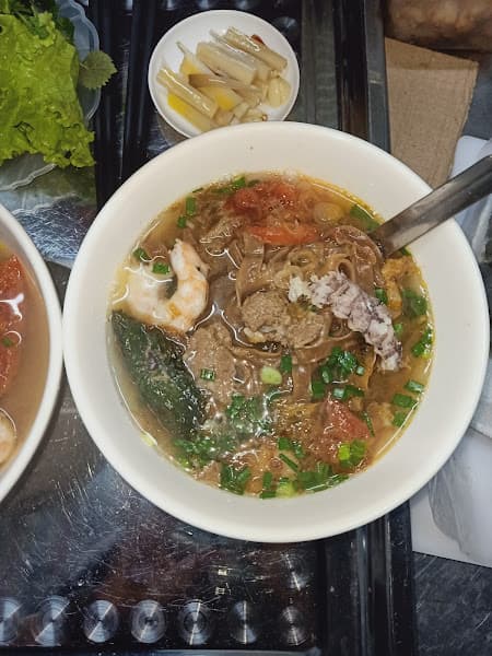 Ảnh bìa LÂM QUÁN