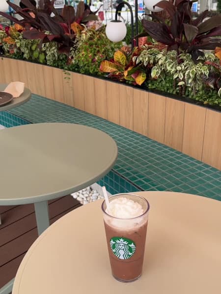Hình ảnh Starbucks Waterbus Bach Dang - 3