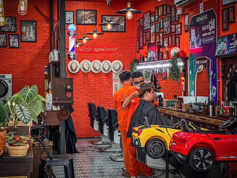 Hình ảnh Đông Tây Barbershop - 361 Phan Đình Phùng - 4