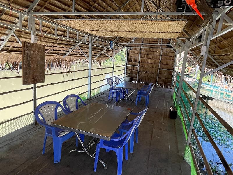 Quán ăn gia đình Ven Sông