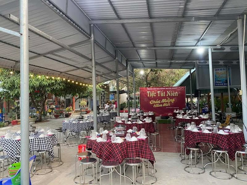 Quán ăn gia đình Ngân Phát