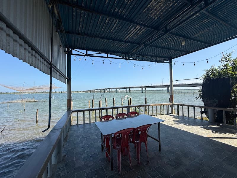 Nhà hàng hải sản Trường Hà