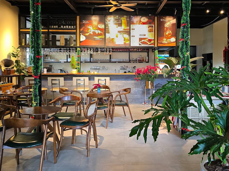 Hình ảnh 99 Books & Café - Tiệm cà phê sách đầu tiên tại Di Linh - 5