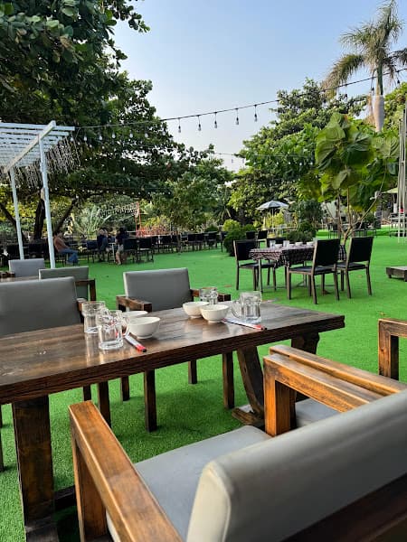 Quán ăn Miệt Vườn