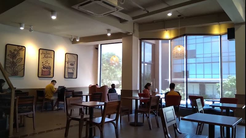Hình ảnh Highlands Coffee - Đồng Khởi - 4