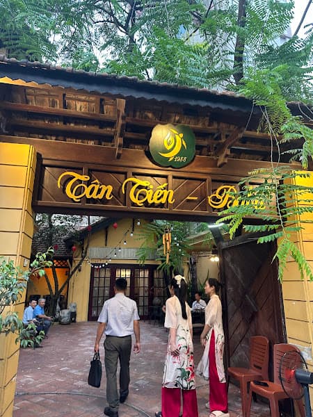 Nhà hàng Tân Tiến Ba ba