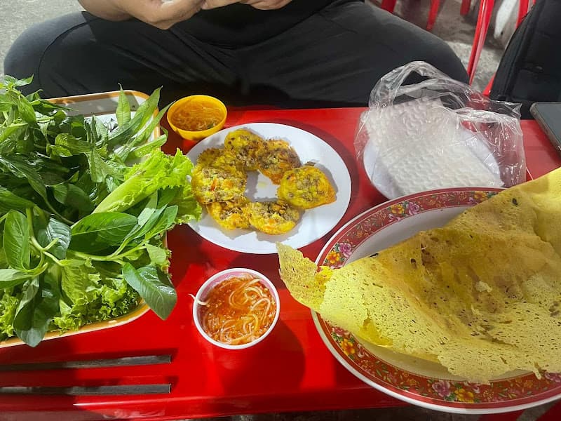 Hình ảnh Phương Cà Mau - Bánh xèo rau rừng Miền Tây - 3