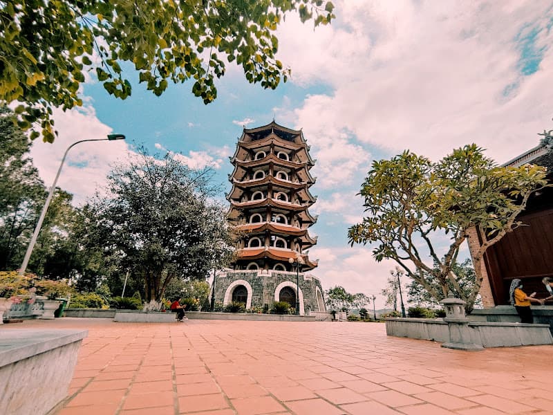 Ảnh bìa Tháp Chuông Ngã Ba Đồng Lộc