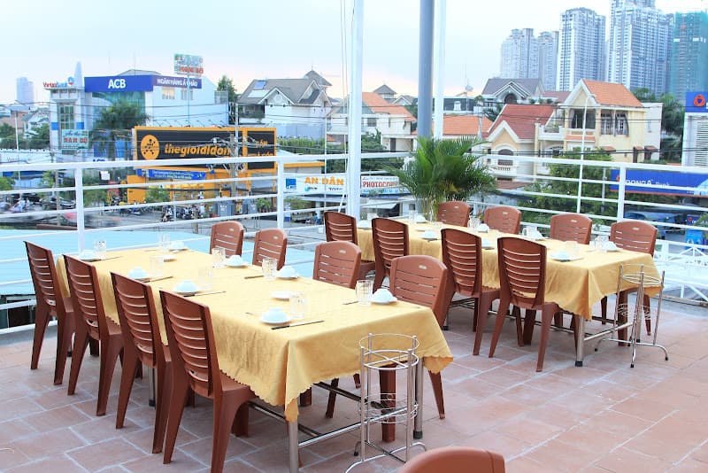 Nhà Hàng Hải Sản Rạn Biển 8