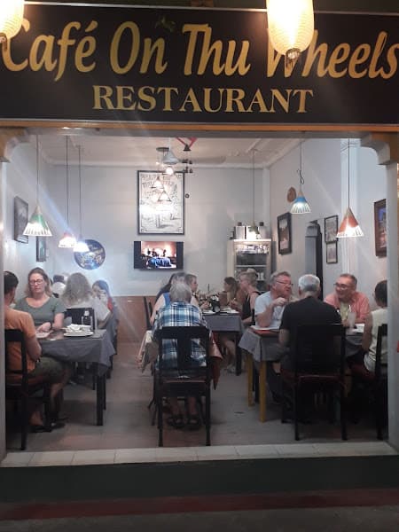 Ảnh bìa Cafe on Thu Wheels and Restaurant