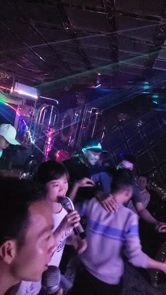 Hình ảnh Karaoke Gold 18 - 3