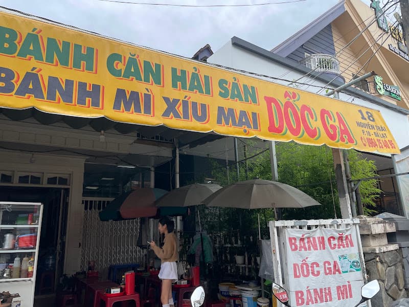 Bánh căn Dốc Ga, bánh mì xíu mại Dốc Ga