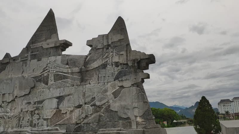 Hình ảnh Tượng Đài Bác Hồ Với Các Dân Tộc Tỉnh Lai Châu - 4