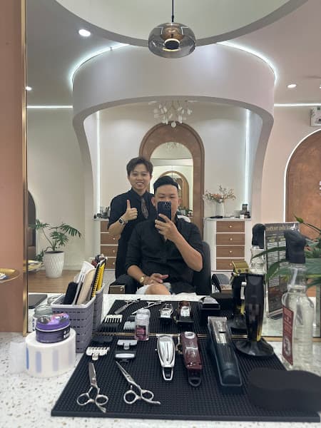 Hình ảnh Thế Giới Tóc Nam - NICE - Cắt Tóc Nam ,Ráy Tai ,Gội Đầu - 3