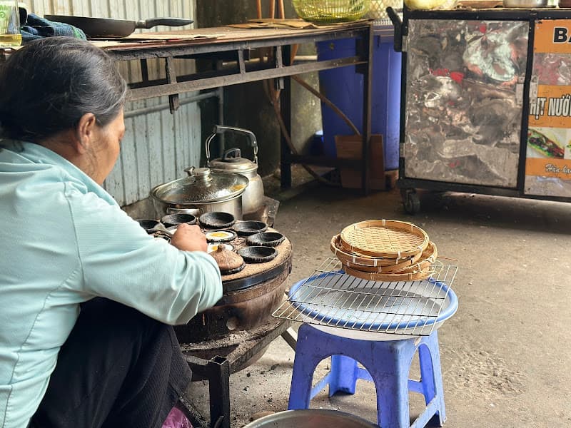 Hình ảnh Hằng Bánh căn - Bánh mì xíu mại - 3