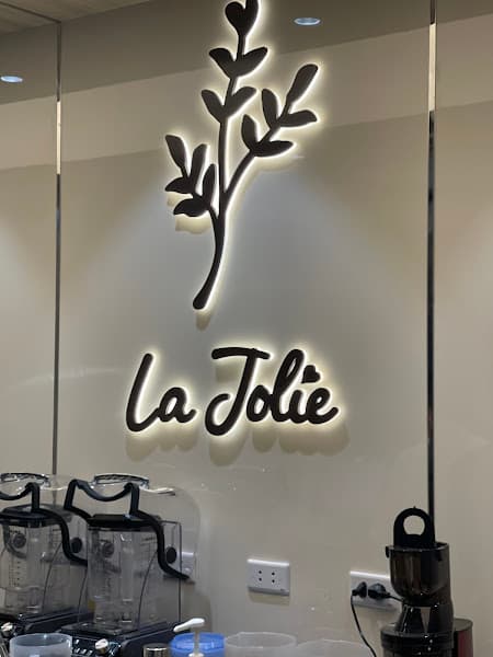 Hình ảnh La Jolie Café - 2