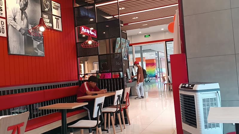 Hình ảnh KFC Co.opmart Phạm Thế Hiển TP Hồ Chí Minh - 4