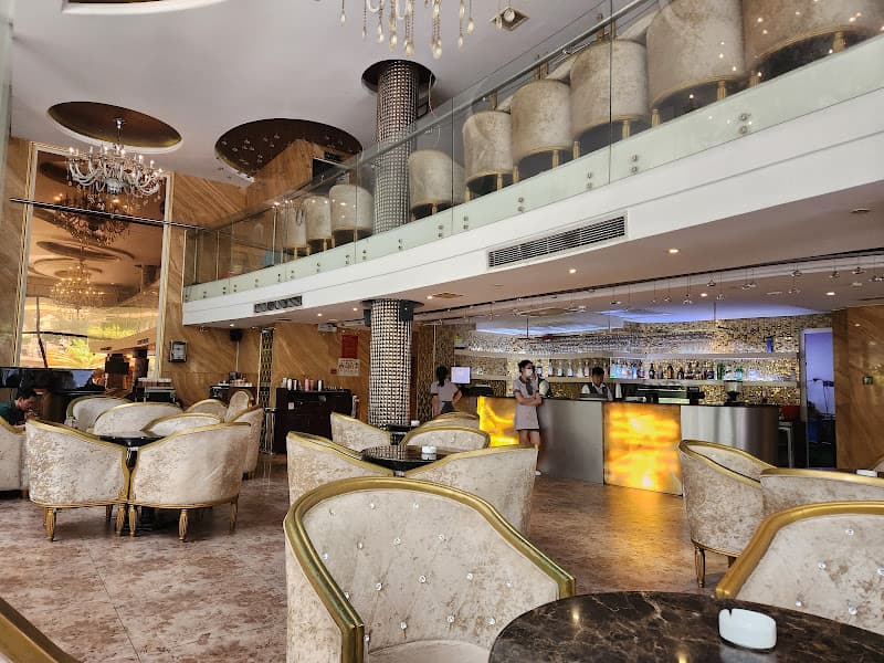 Nhà Hàng - Coffee & Karaoke Hoàng Triều Entertainment