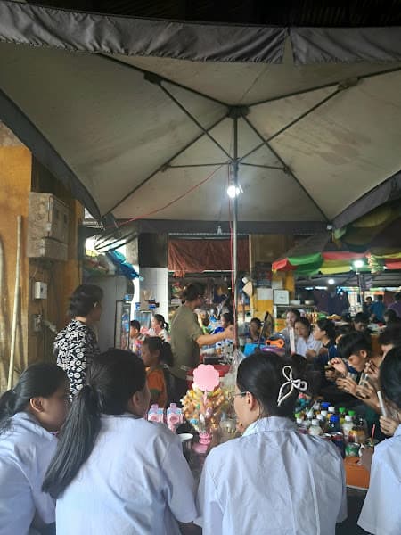 Hình ảnh hàng chè ăn Tùng Nga - 3