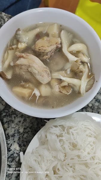 Hình ảnh Lẩu Gà Lá Chính Gốc É 2C - 4