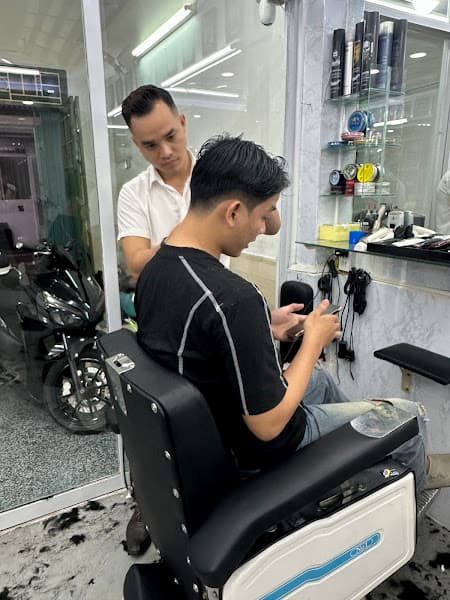 Hình ảnh Hớt tóc nam Châu Thanh - 2