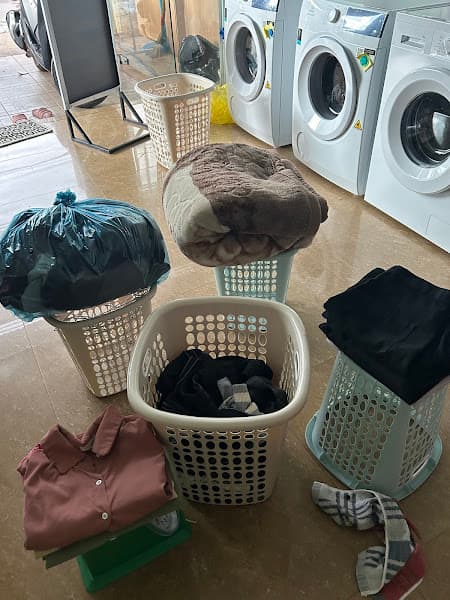 Hình ảnh Tiệm giặt sấy Con Cá - 3