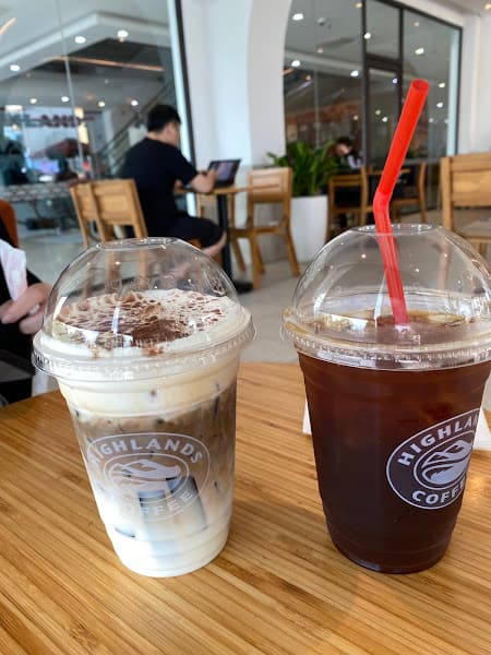 Hình ảnh Highland Coffee Golden Park - 2