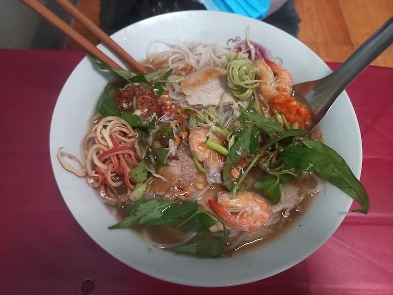 Ảnh bìa Bún gỏi và . bánh xèo. gỏi cuốn. ôc luộc. gỏi đu đủ