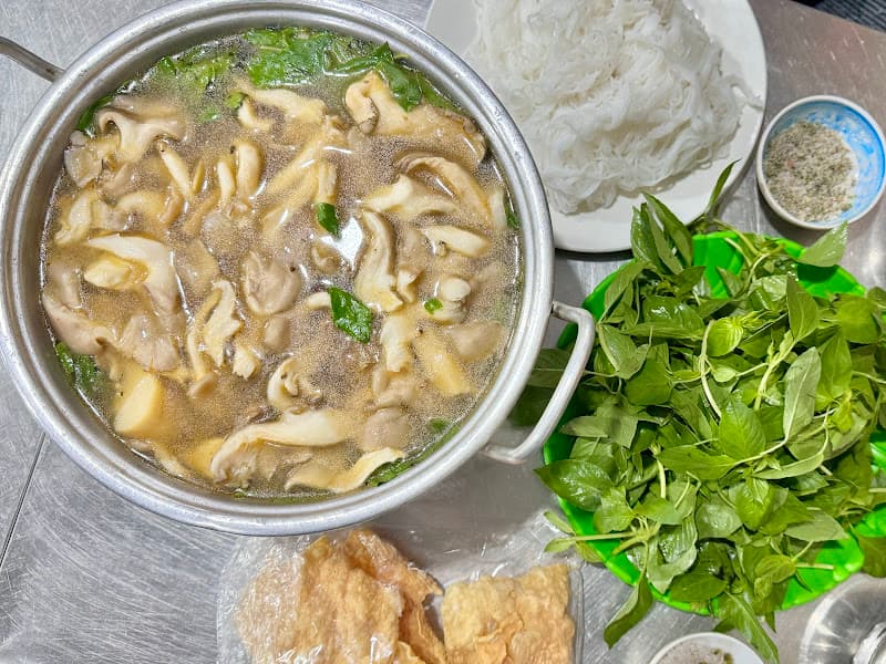 Hình ảnh Lẩu gà lá é Mỹ Mỹ - 2